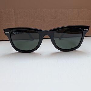 Ray-Ban Classic Black Wayfarer Sunglasses
